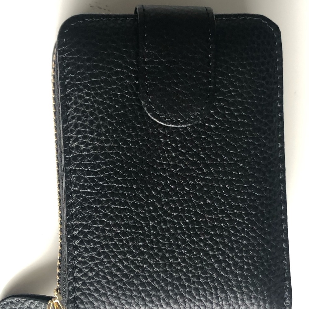 Wallet can be use for men or woman